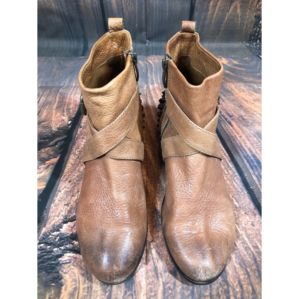 Vince Camuto Marcin Cognac Brown Studs Spikes Ankle Boots Womens 8 B (g5c)